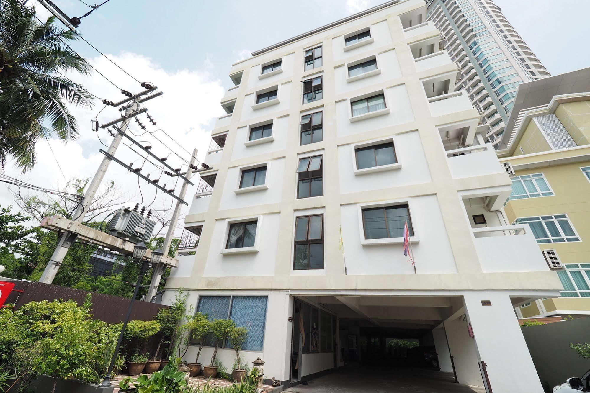 Living Naraa Place Bangkok Exteriör bild
